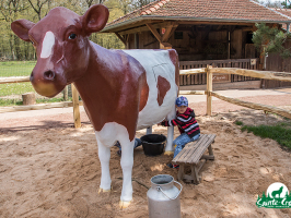 Atelier éducatif avec vache à traire